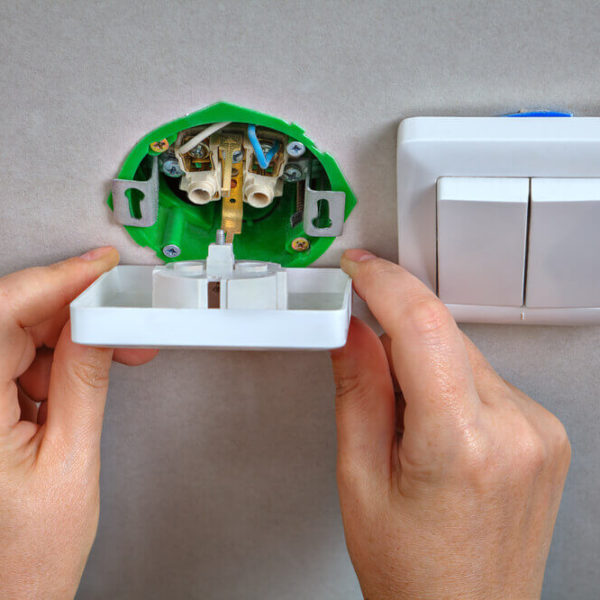 oprava-elektriny-v-byte-ci-dome-bratislava-i-elektrikar Oprava elektriny v byte či dome Bratislava I-Elektrikár